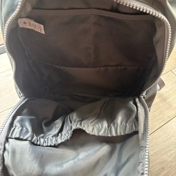 Everyday Backpack 2.0 23L
Asphalt Grey/Rhino Grey - Picture 5 of 7